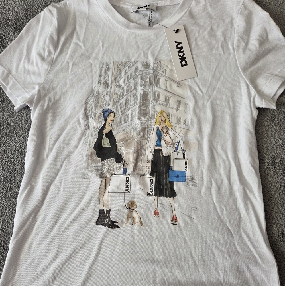 DKNY NWT White Crewneck T-Shirt with Logo Neck Label